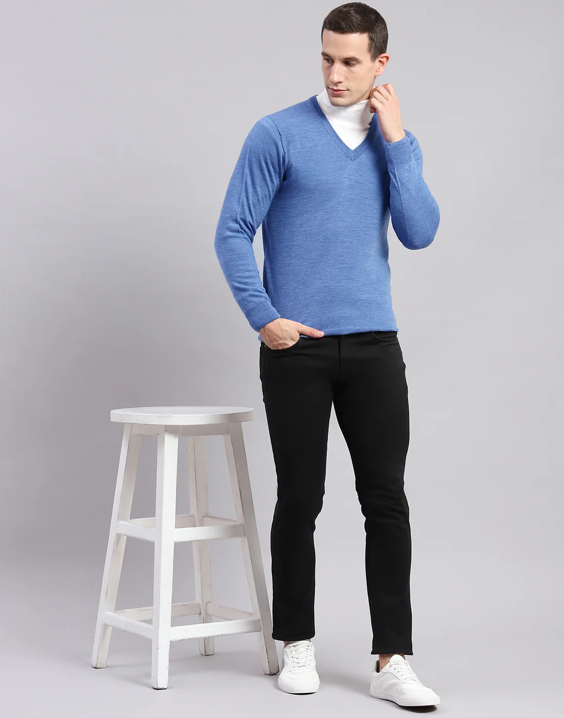 Men Blue Solid V Neck Full Sleeve Sweaters/Pullovers - Image 5