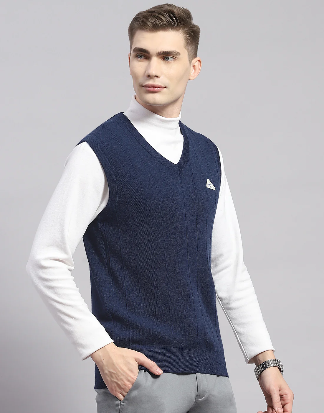 Men Blue Solid V Neck Sleeveless Sweater - Image 4