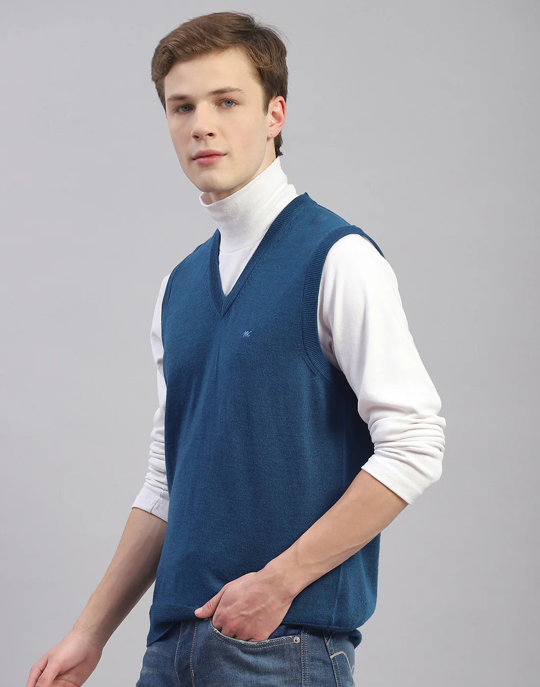 Men Blue Solid V Neck Sleeveless Sweater - Image 3