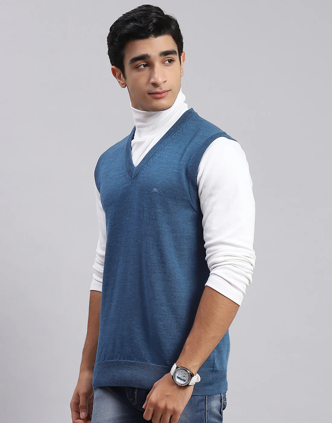 Men Blue Solid V Neck Sleeveless Sweater - Image 2