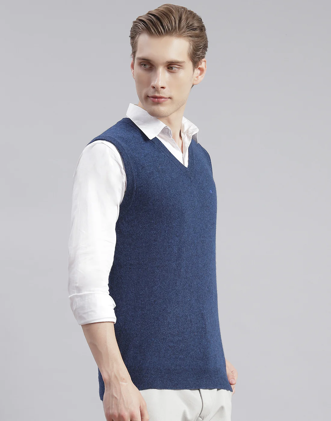 Men Blue Solid V Neck Sleeveless Sweater - Image 4