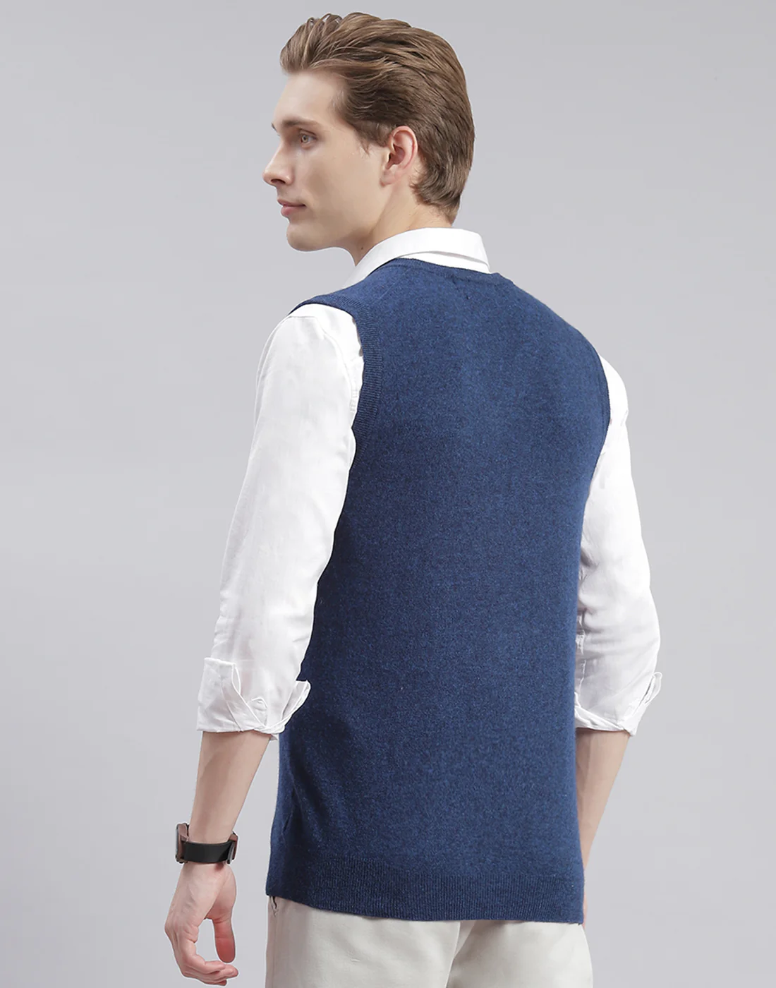 Men Blue Solid V Neck Sleeveless Sweater - Image 5