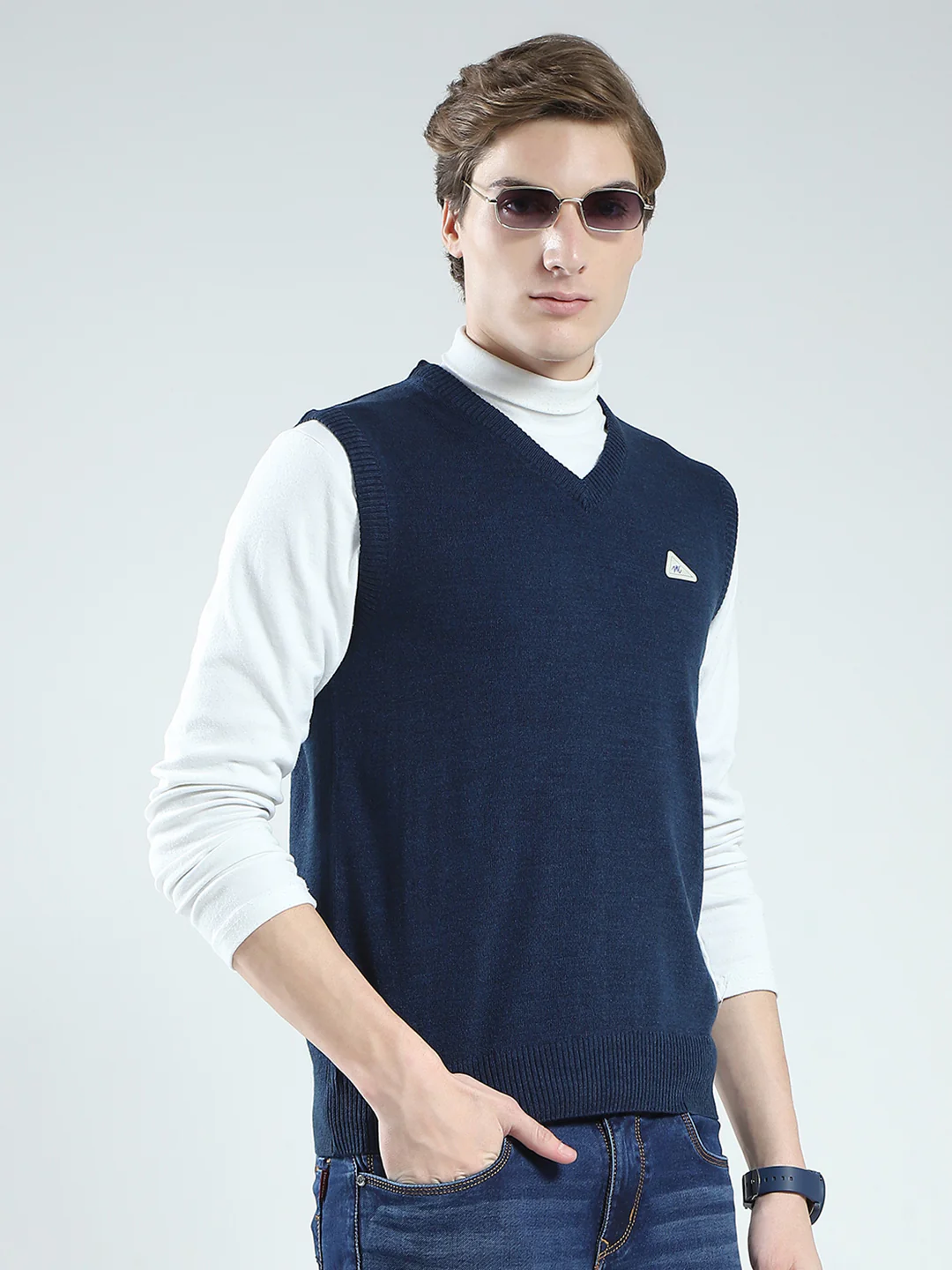 Men Blue Solid V Neck Sleeveless Sweater - Image 4
