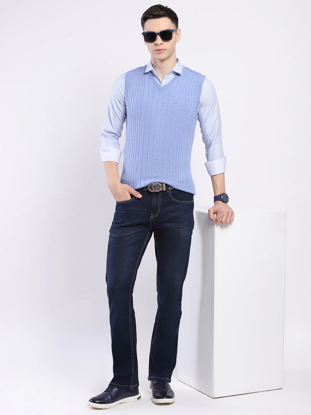Men Blue Solid V Neck Sleeveless Sweater - Image 2