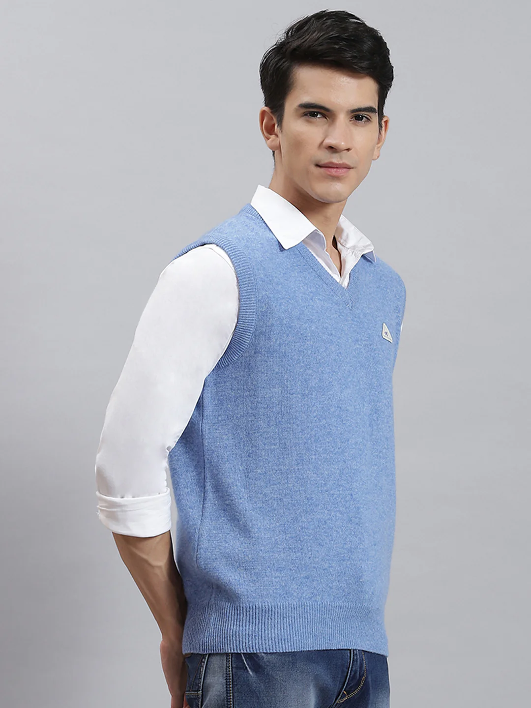 Men Blue Solid V Neck Sleeveless Sweaters/Pullovers - Image 4