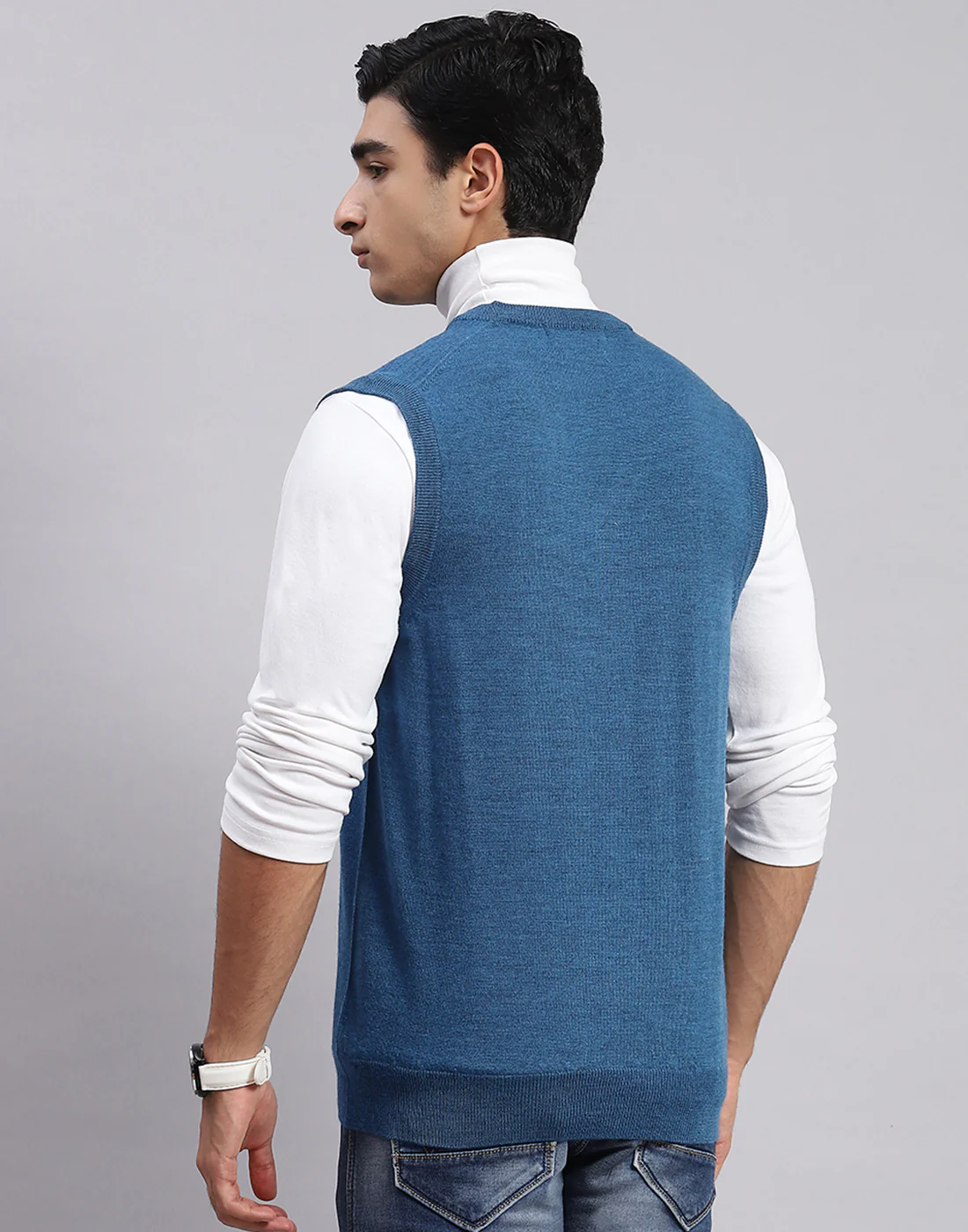 Men Blue Solid V Neck Sleeveless Sweaters/Pullovers - Image 5