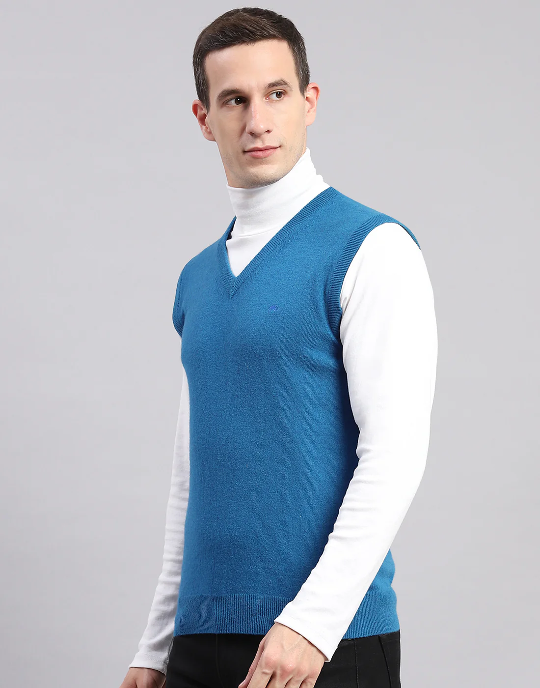 Men Blue Solid V Neck Sleeveless Sweaters/Pullovers - Image 2