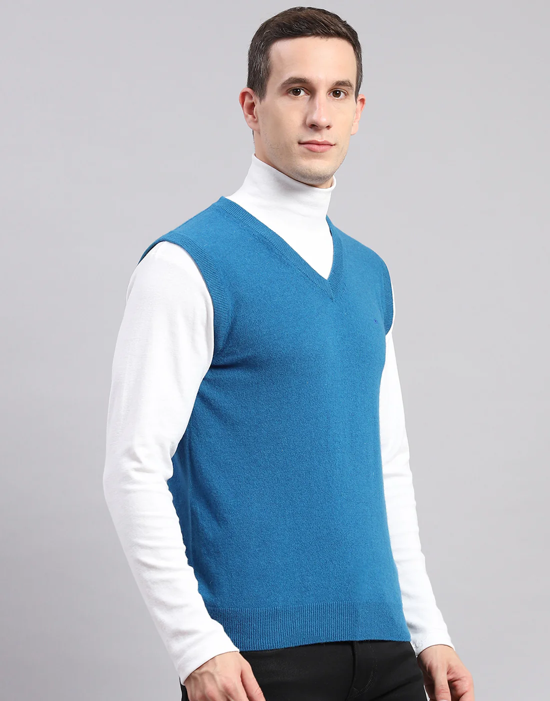 Men Blue Solid V Neck Sleeveless Sweaters/Pullovers - Image 3