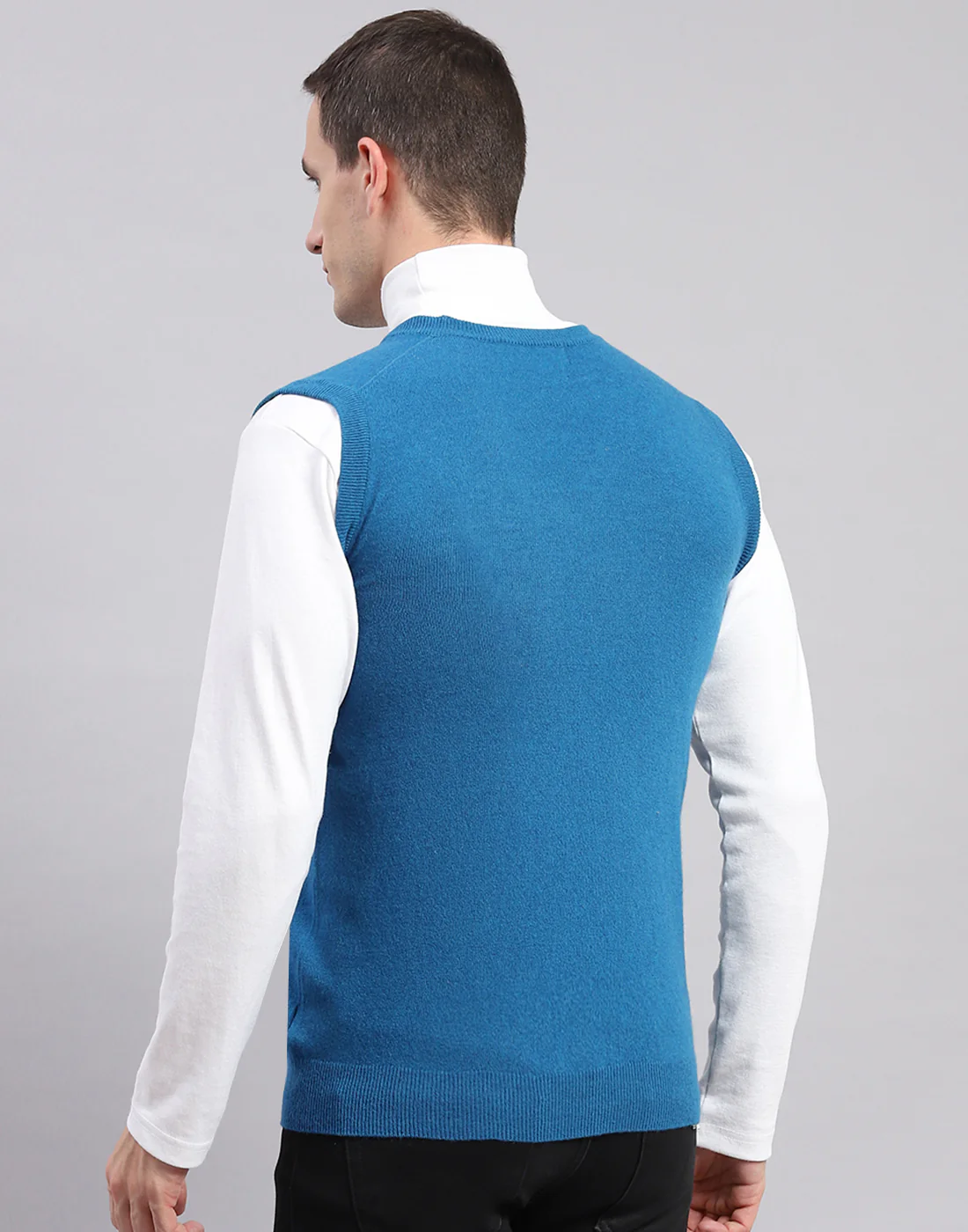 Men Blue Solid V Neck Sleeveless Sweaters/Pullovers - Image 4