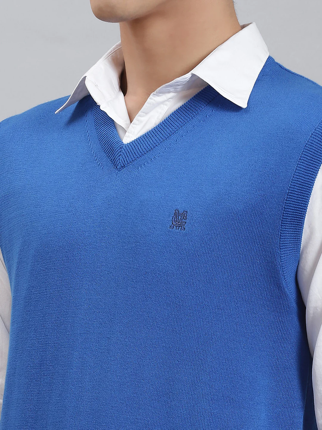 Men Blue Solid V Neck Sleeveless Sweaters/Pullovers - Image 6