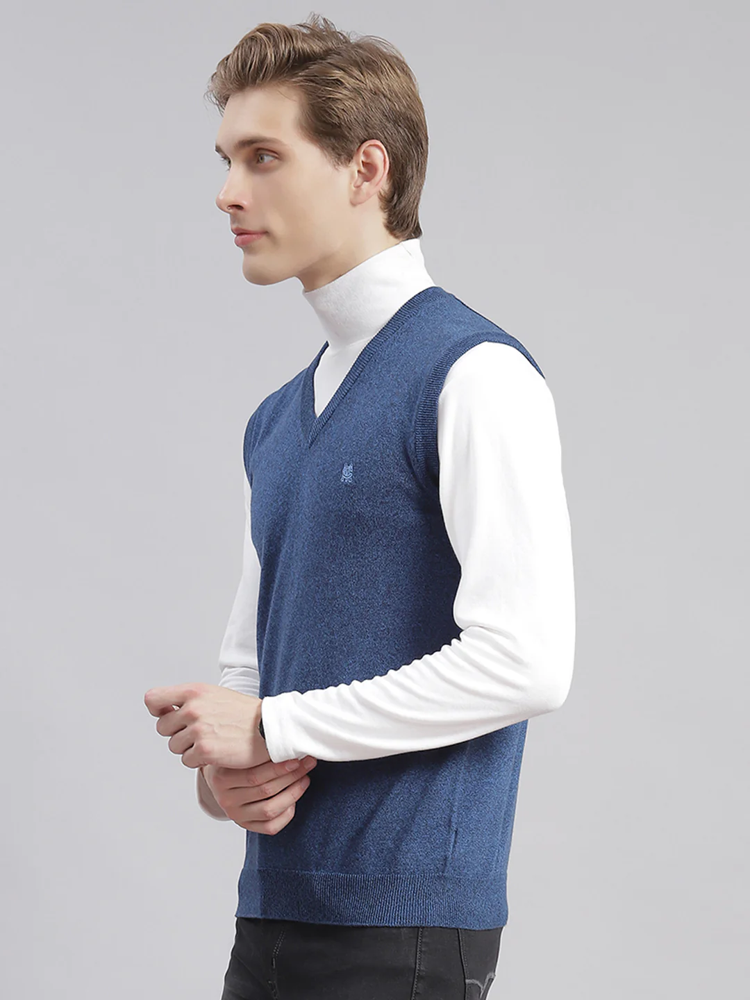 Men Blue Solid V Neck Sleeveless Sweaters/Pullovers - Image 3