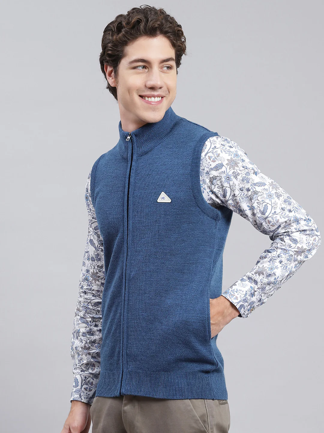 Men Blue Solid Wool blend Sweater - Image 4