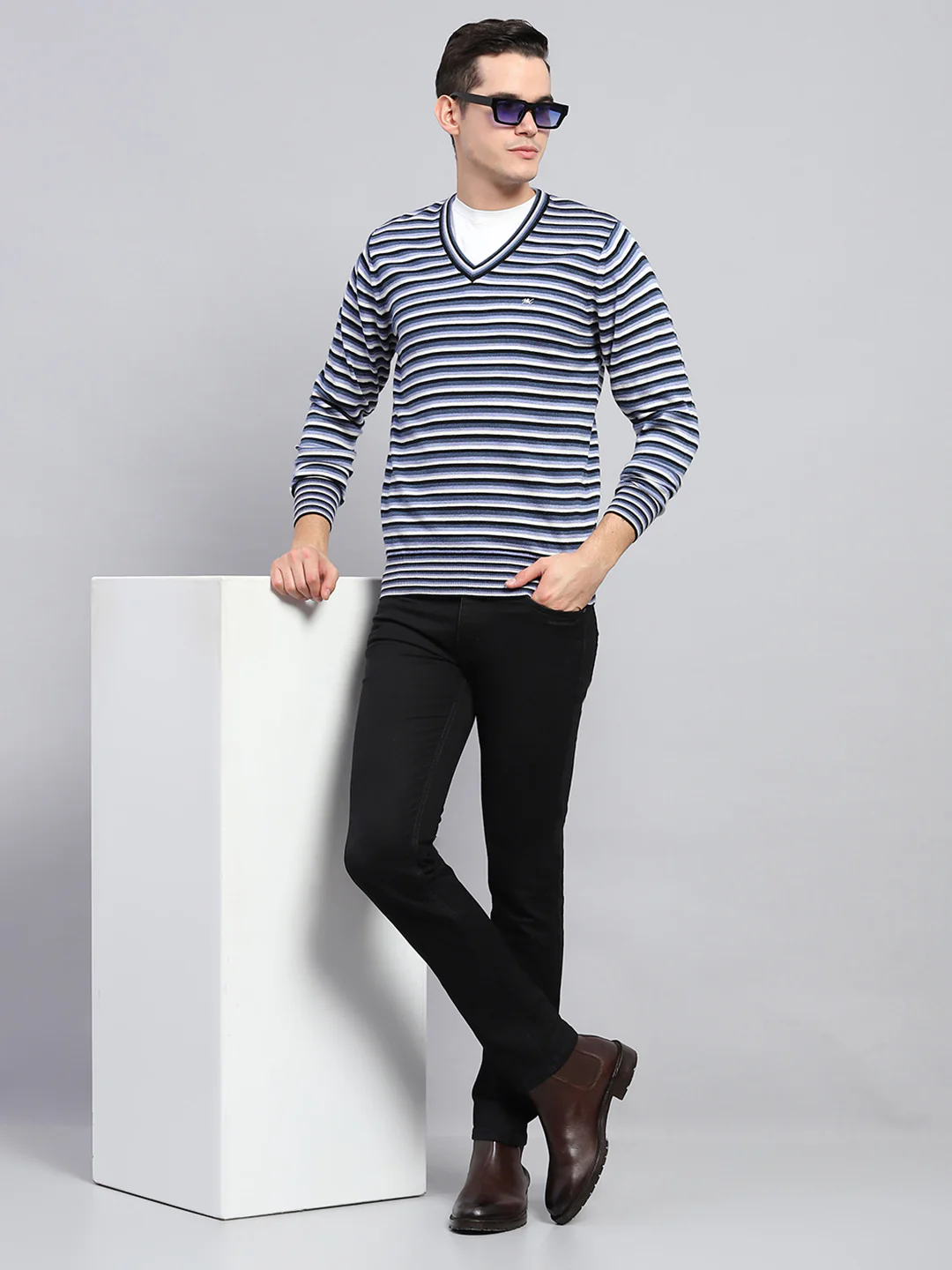 Men Blue Stripe V Neck Full Sleeve Pullover - Image 2