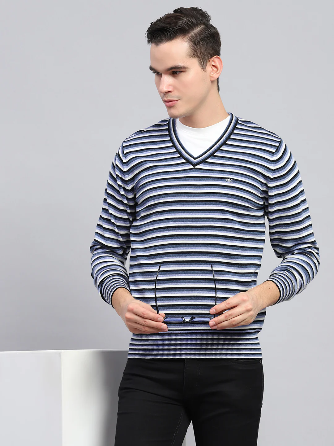Men Blue Stripe V Neck Full Sleeve Pullover - Image 6