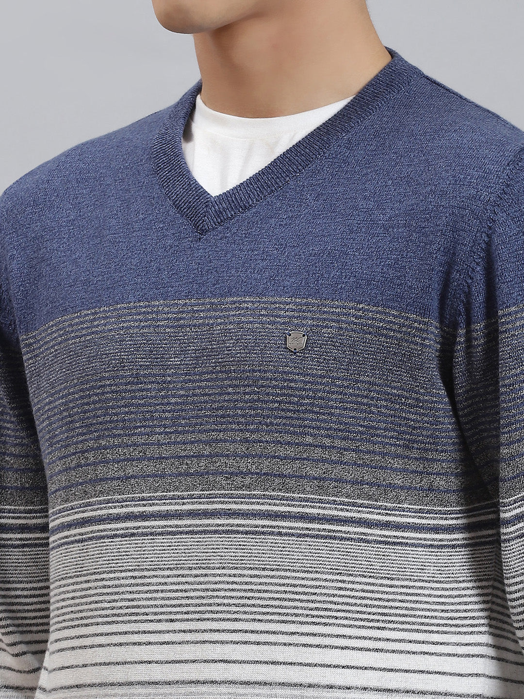 Men Blue Stripe V Neck Full Sleeve Sweaters/Pullovers - Image 6