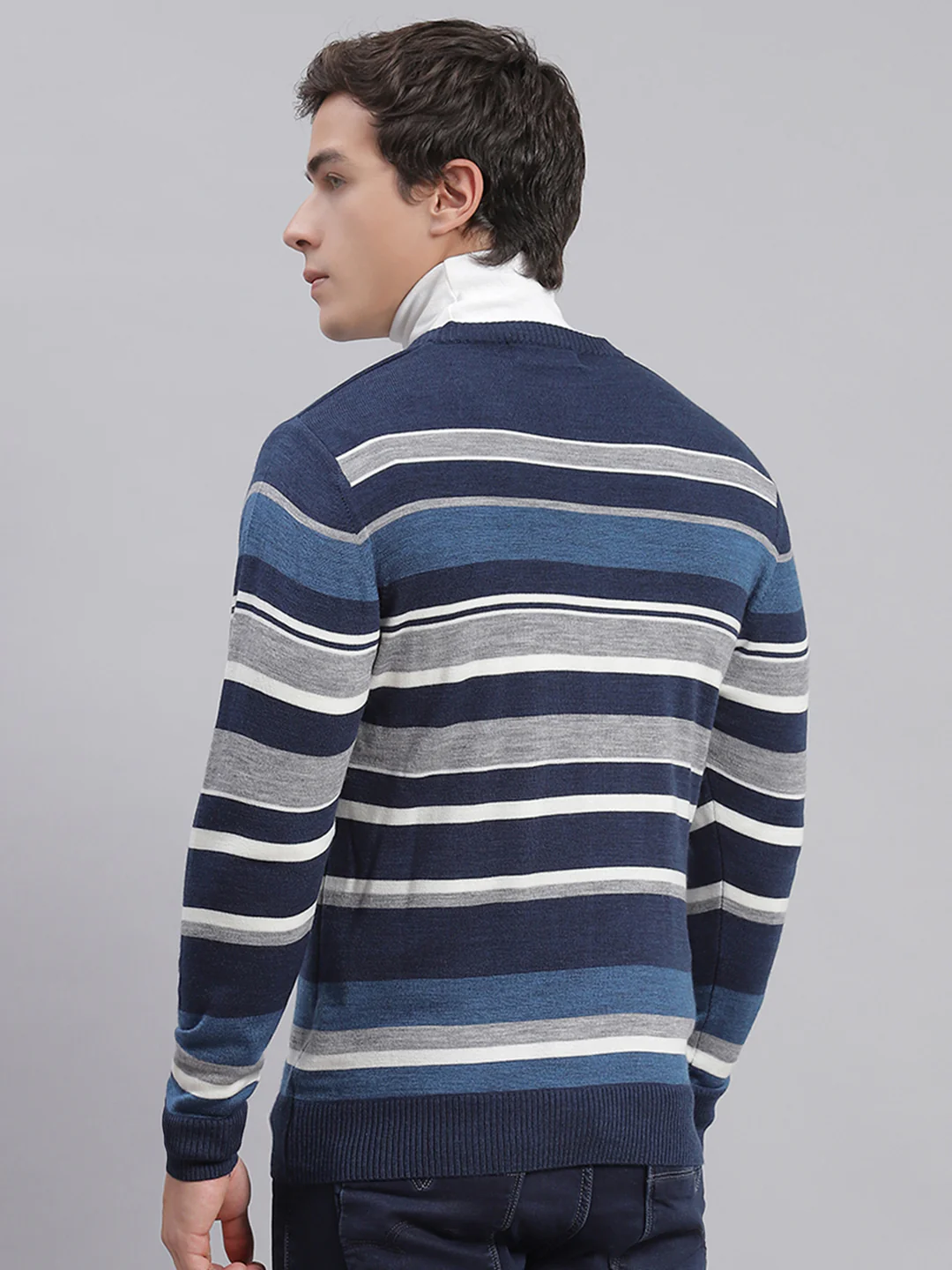 Men Blue Stripe V Neck Full Sleeve Sweaters/Pullovers - Image 5