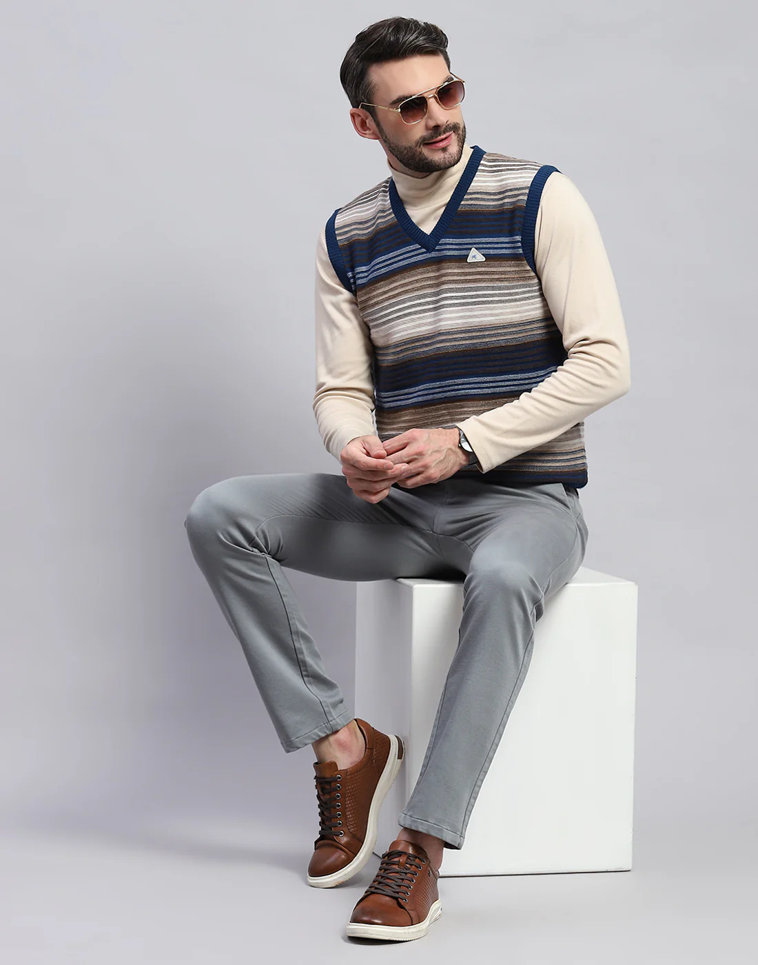 Men Blue Stripe V Neck Sleeveless Sweater - Image 2