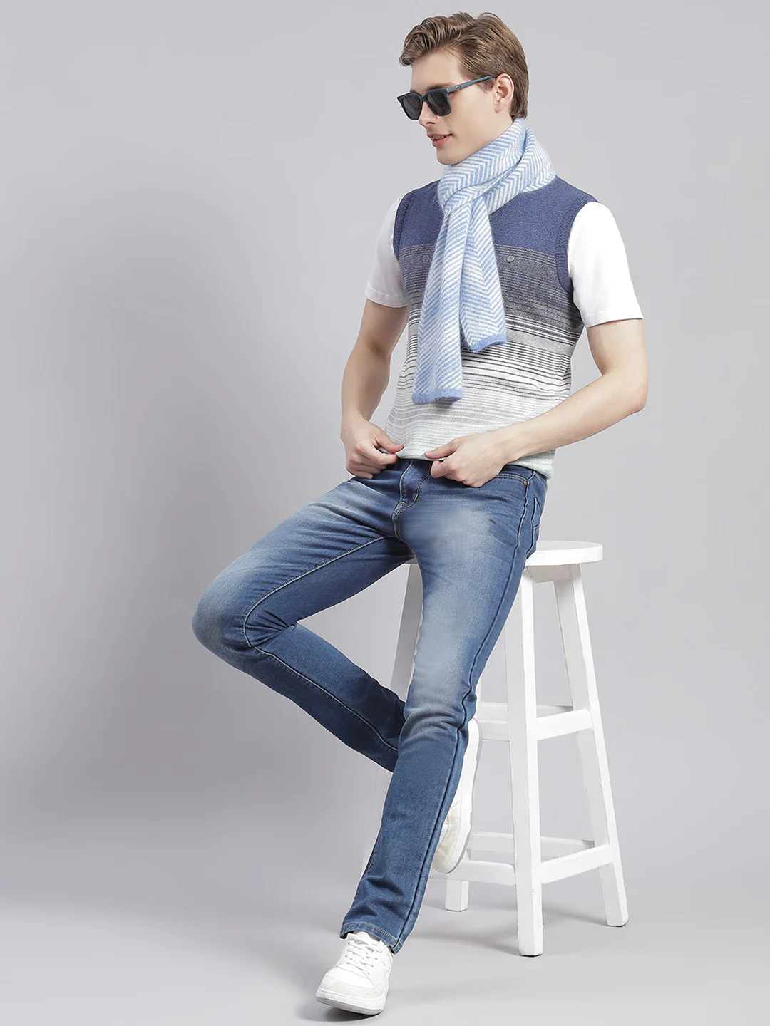 Men Blue Stripe V Neck Sleeveless Sweaters/Pullovers - Image 2