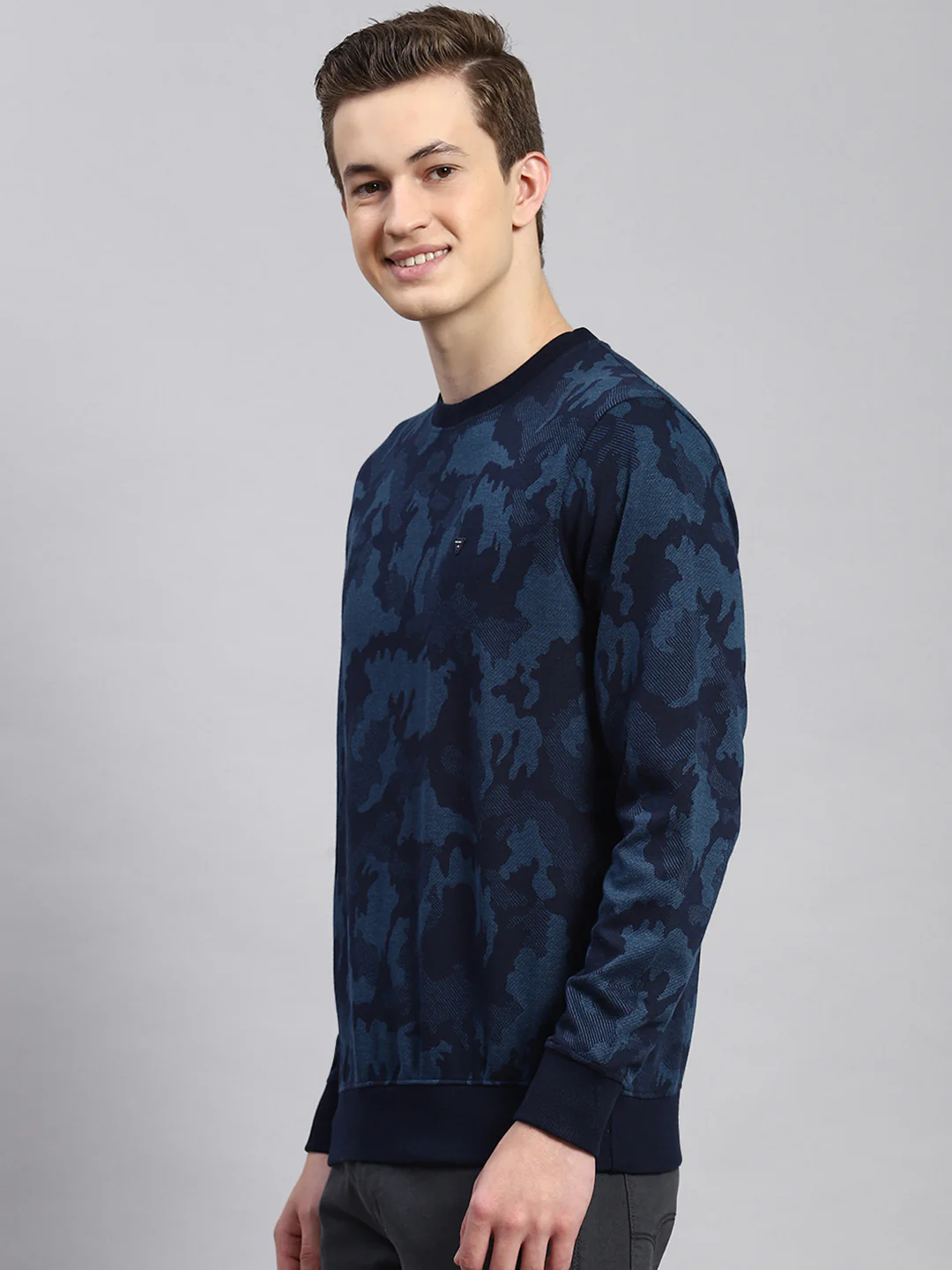 Men Blue Stripe Winter T-Shirt - Image 4