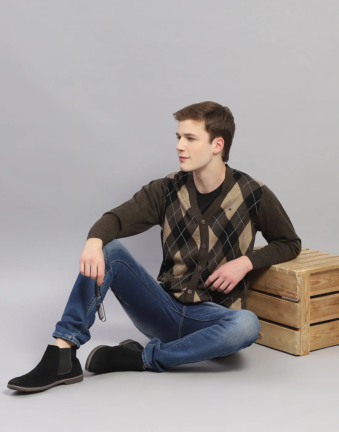 Men Brown Self Design V Neck Full Sleeve Cardigan - Image 2