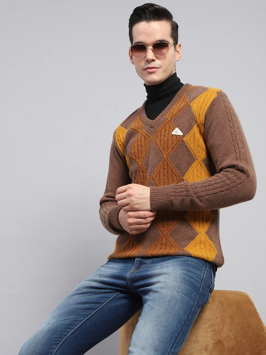 Men Brown Self Design V Neck Full Sleeve Pullover - Image 6