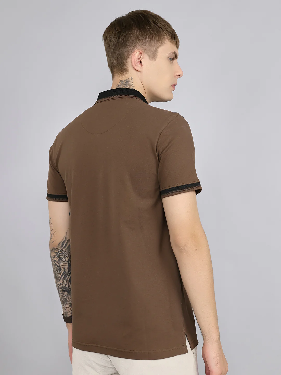 Men Brown Solid Collar Half Sleeve T-Shirt - Image 4