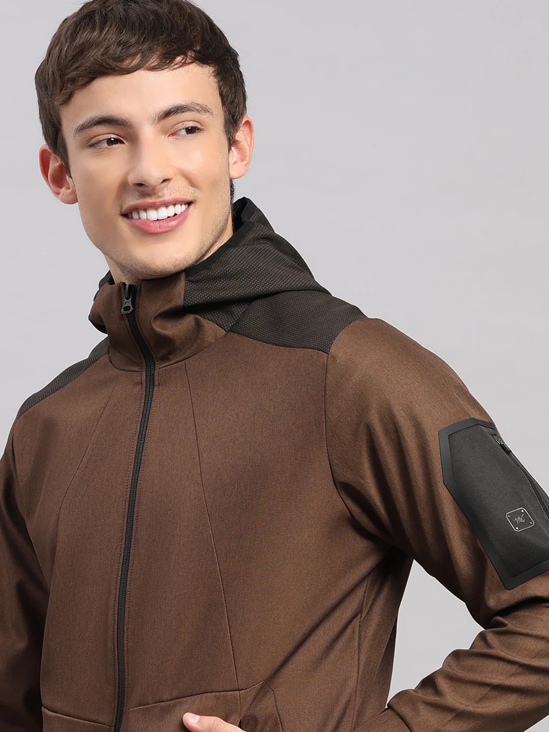Men Brown Solid Hooded Full Sleeve Jacket - Image 7