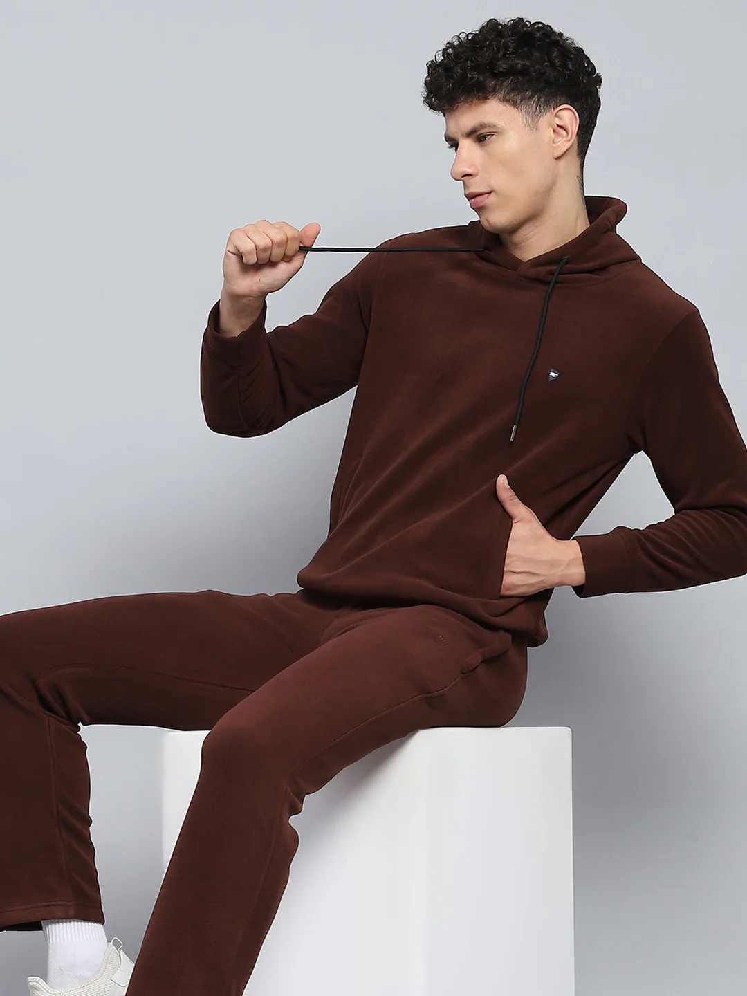 Men Brown Solid Hooded Full Sleeve Winter Tracksuit - Image 6