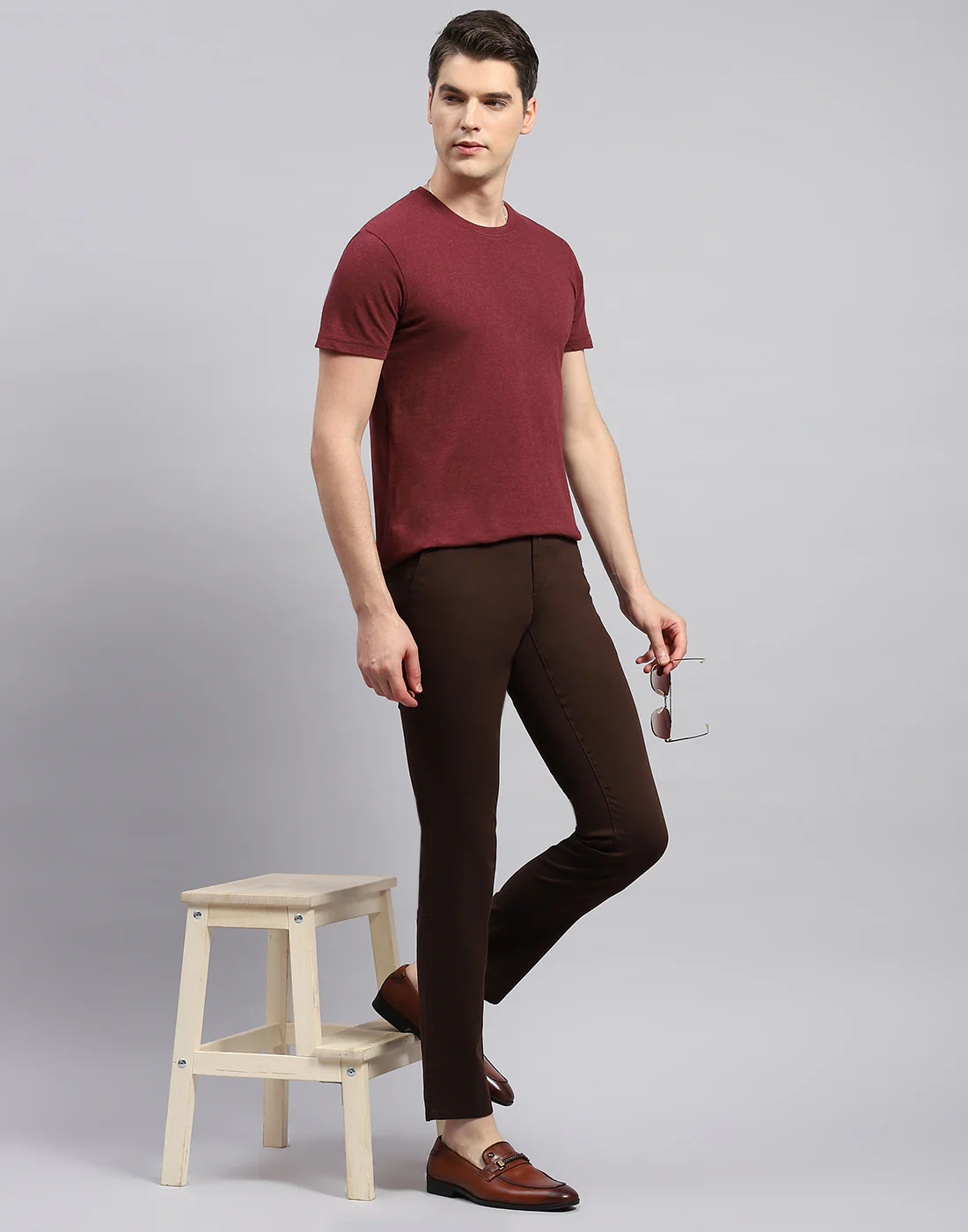 Men Brown Solid Regular Fit Trouser - Image 2