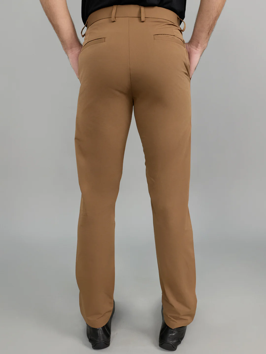 Men Brown Solid Slim Fit Trouser - Image 4