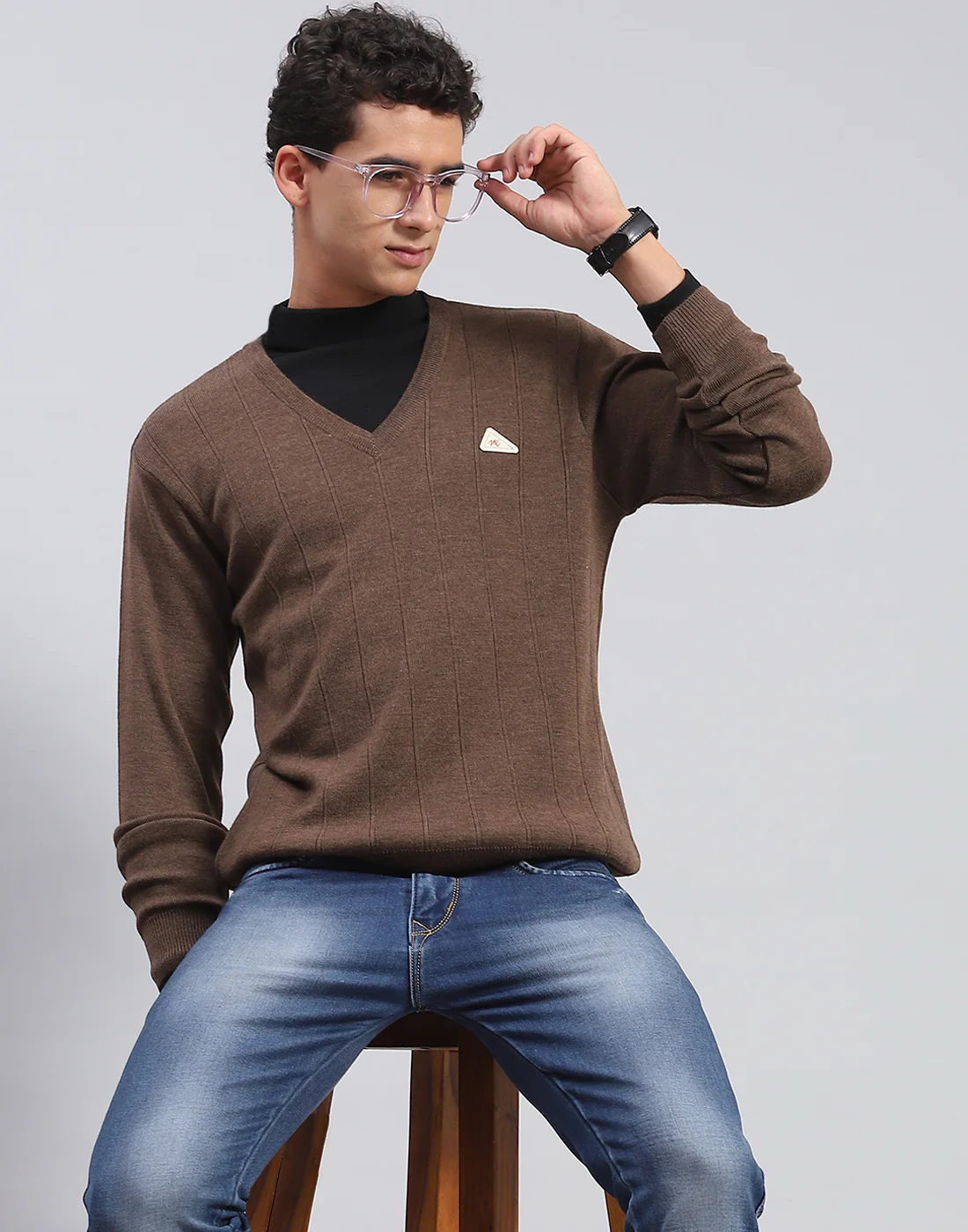 Men Brown Solid V Neck Full Sleeve Pullover - Image 2
