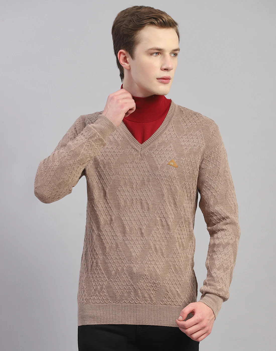 Men Brown Solid V Neck Full Sleeve Pullover - Image 4