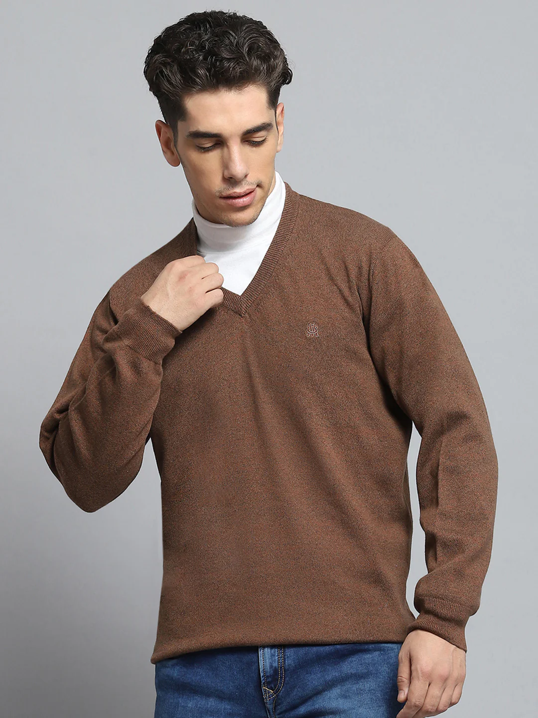 Men Brown Solid V Neck Full Sleeve Pullover