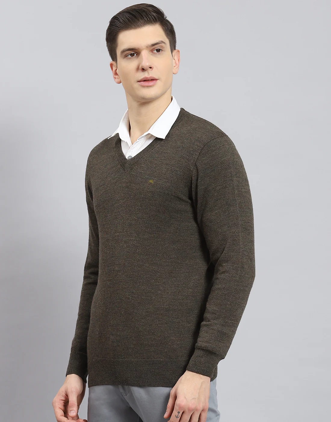 Men Brown Solid V Neck Full Sleeve Sweater - Image 4