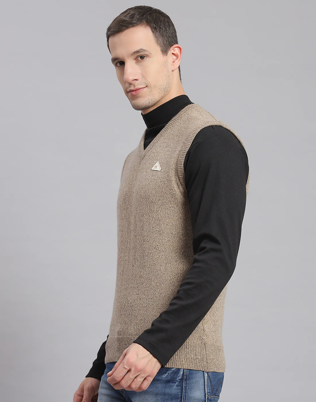 Men Brown Solid V Neck Sleeveless Sweater - Image 3