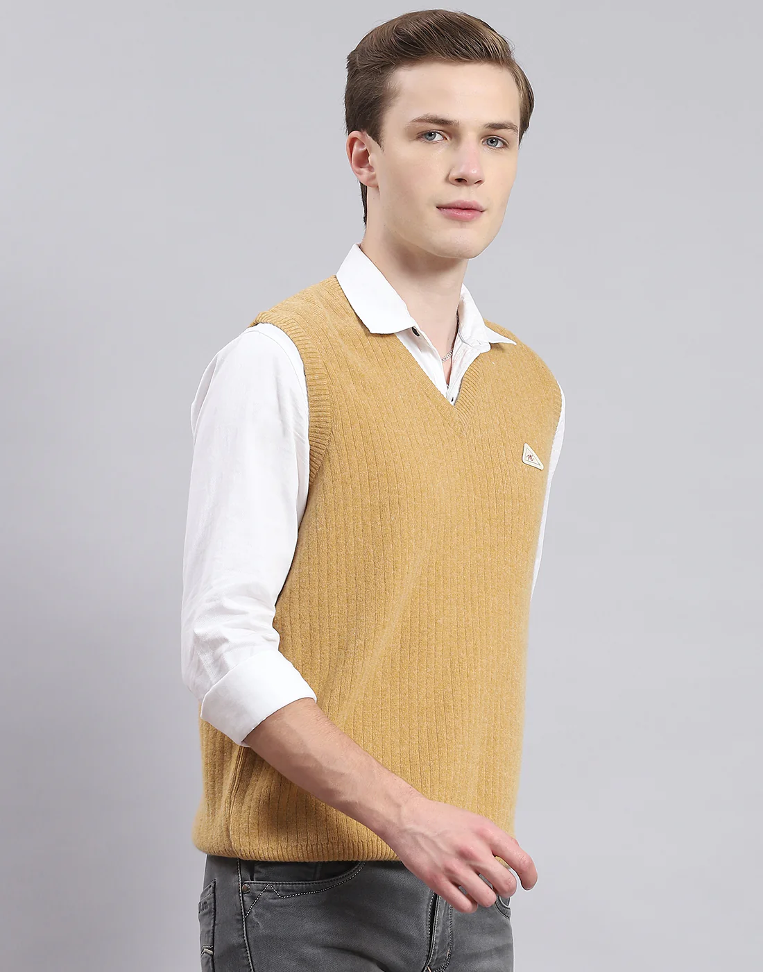Men Brown Solid V Neck Sleeveless Sweater - Image 5