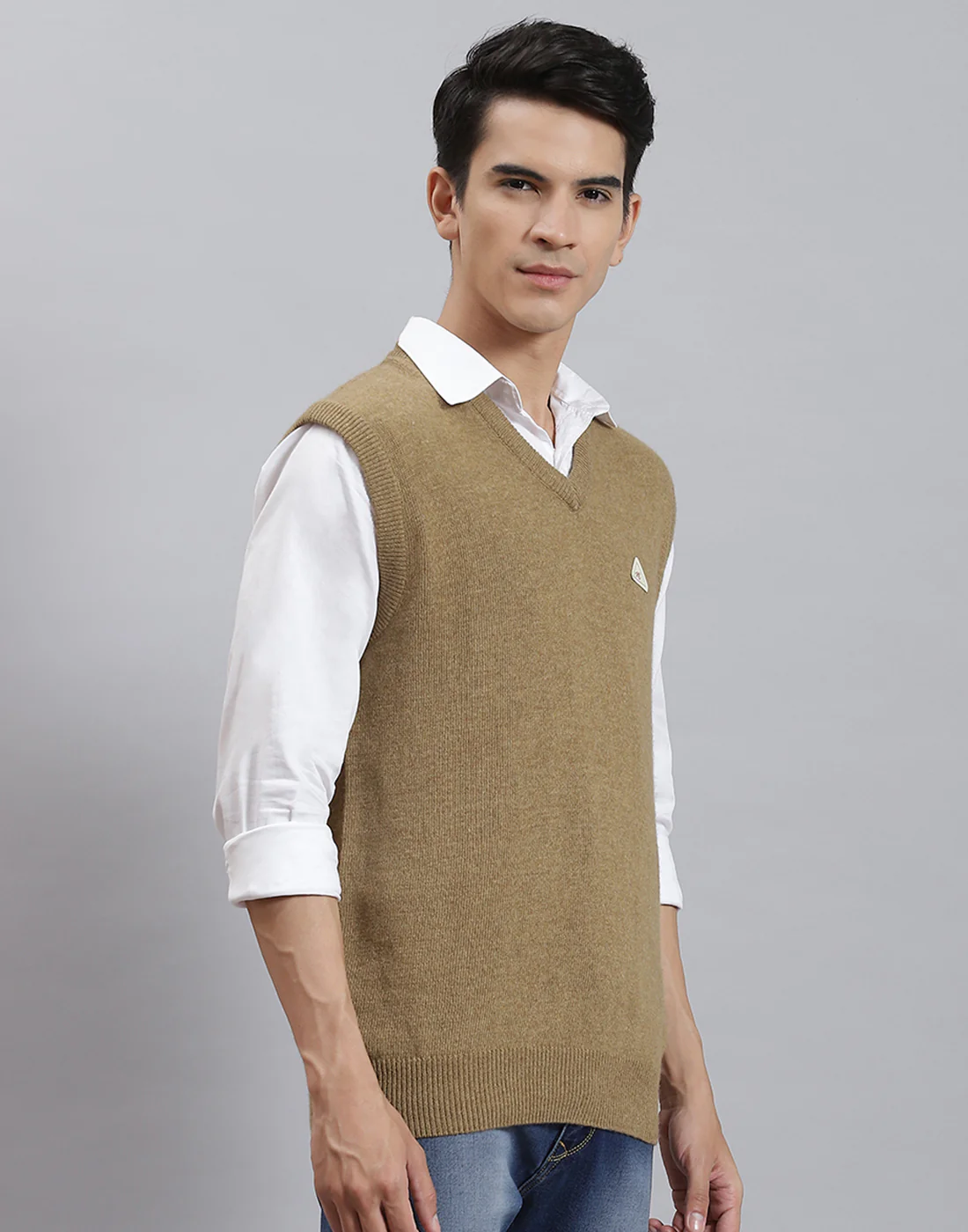 Men Brown Solid V Neck Sleeveless Sweater - Image 4