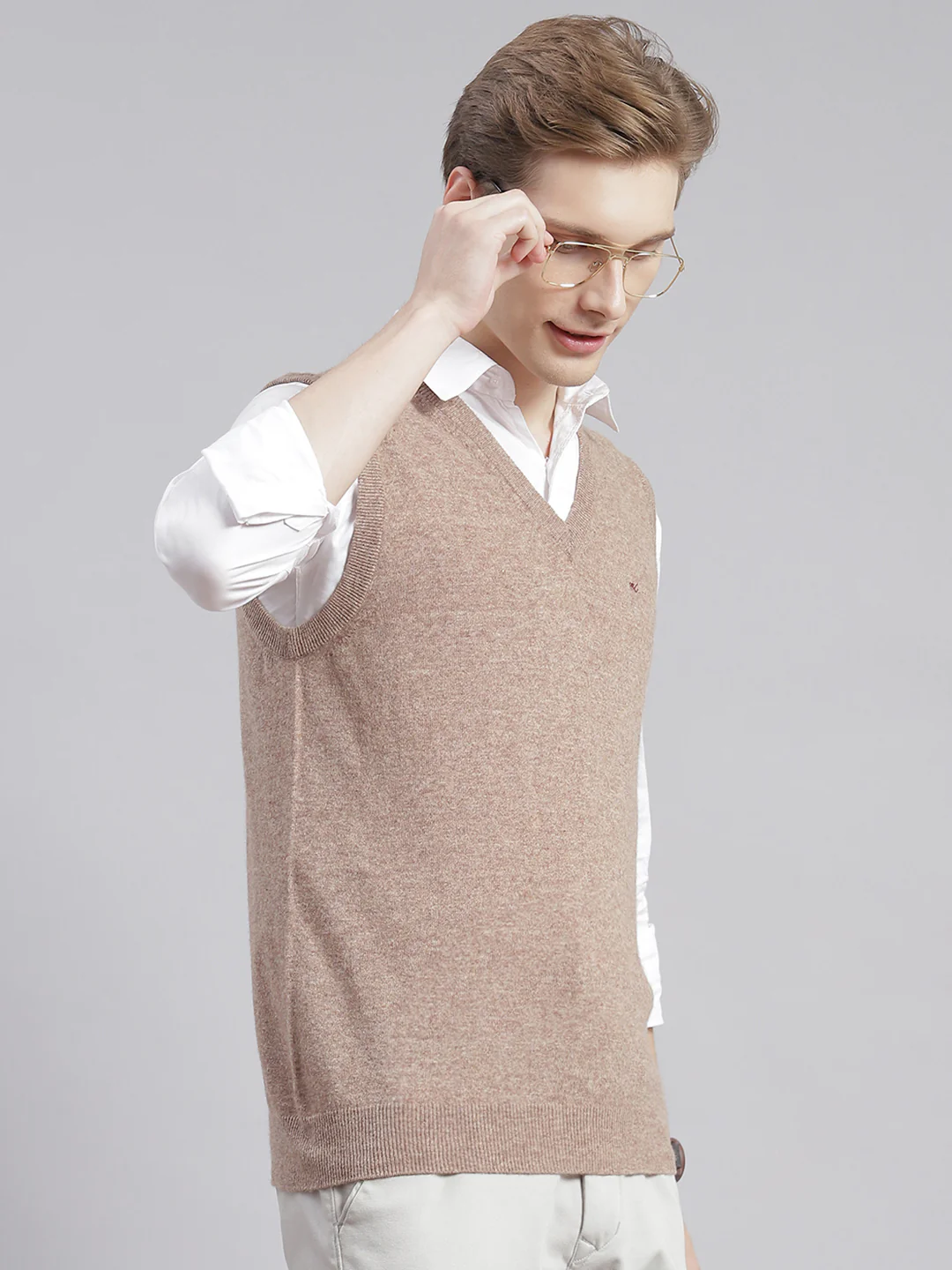 Men Brown Solid V Neck Sleeveless Sweaters/Pullovers - Image 5