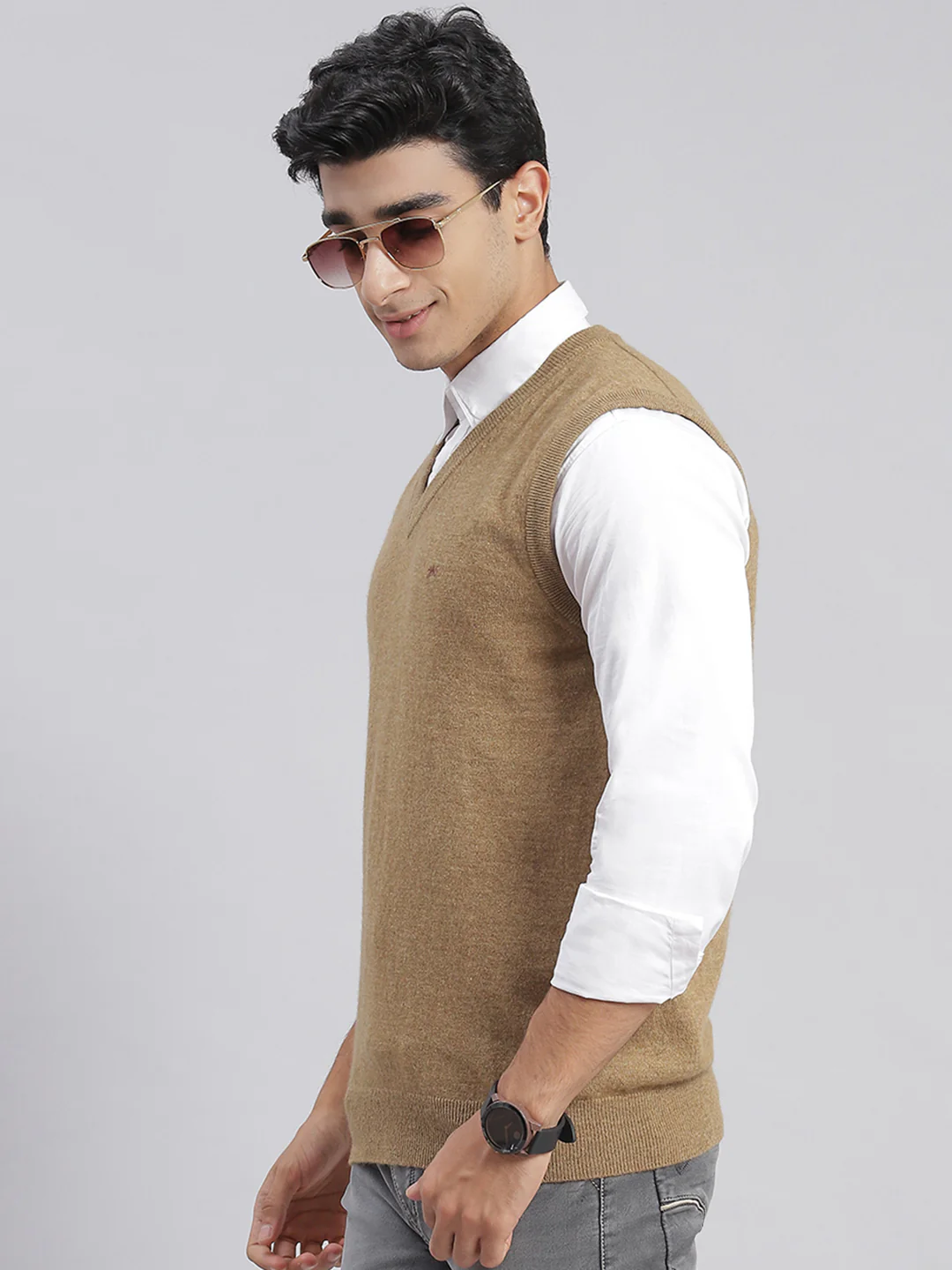 Men Brown Solid V Neck Sleeveless Sweaters/Pullovers - Image 4