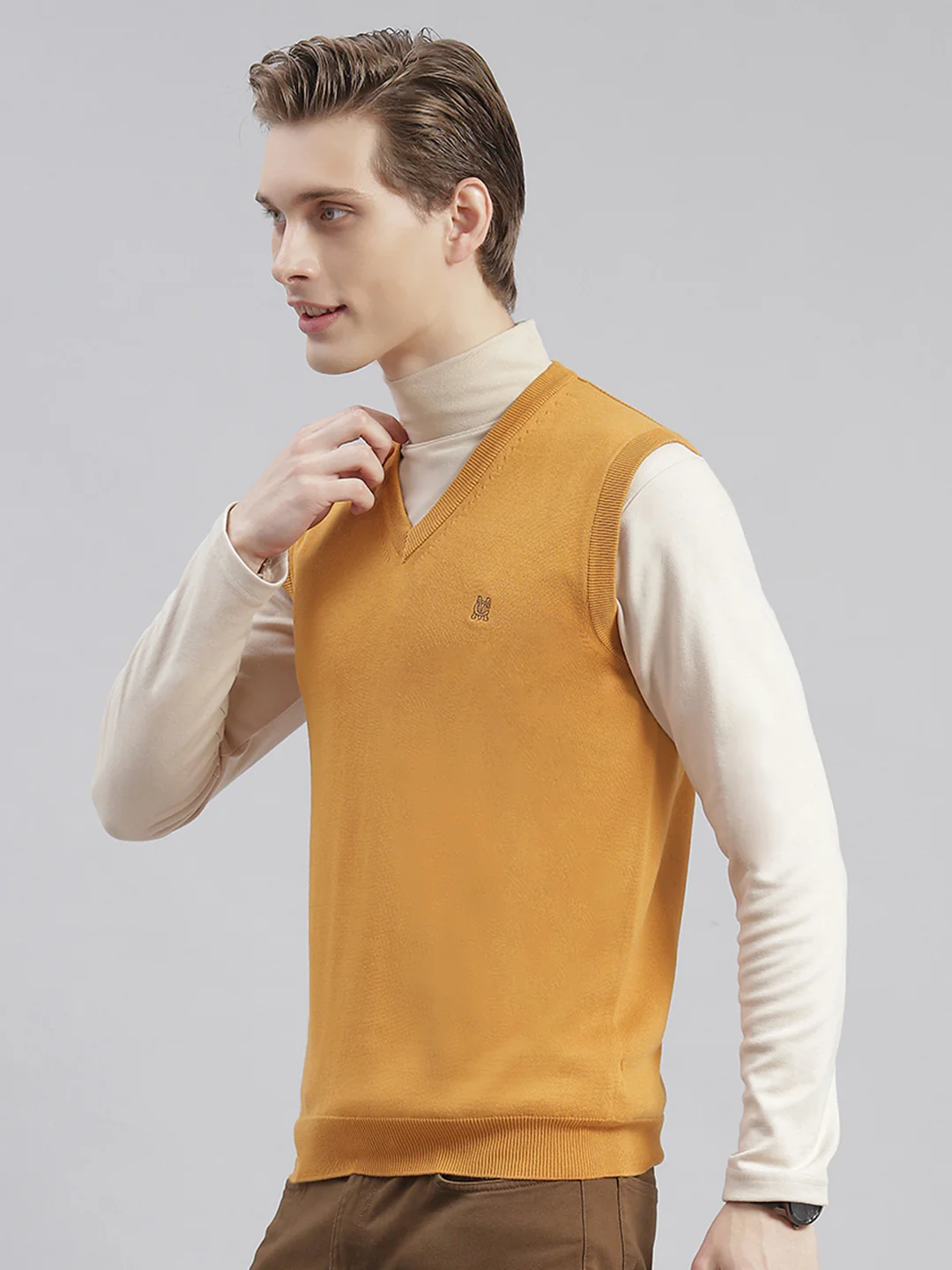 Men Brown Solid V Neck Sleeveless Sweaters/Pullovers - Image 5