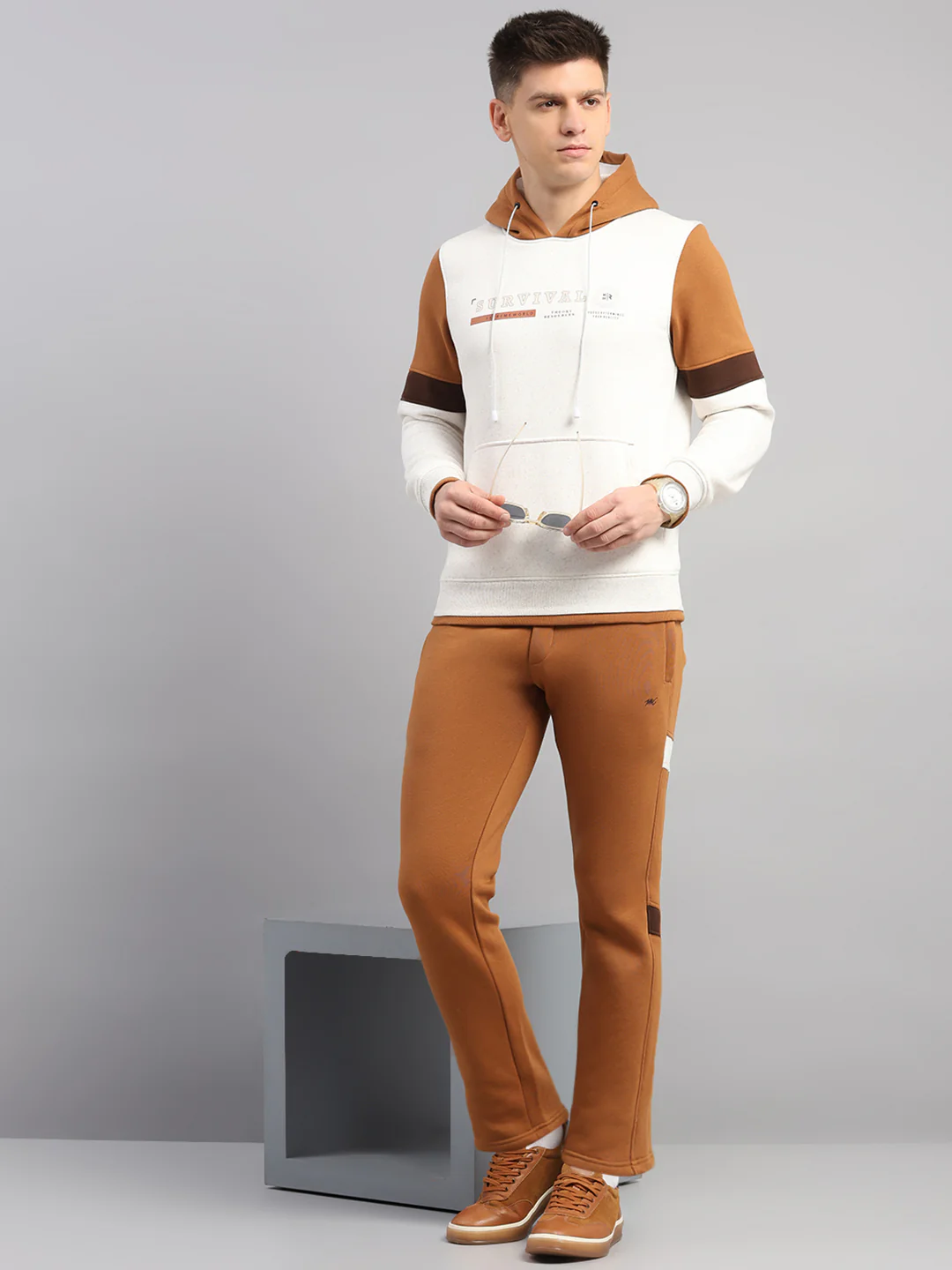 Men Camel Brown Solid Collar Full Sleeve Winter Tracksuit - Image 2