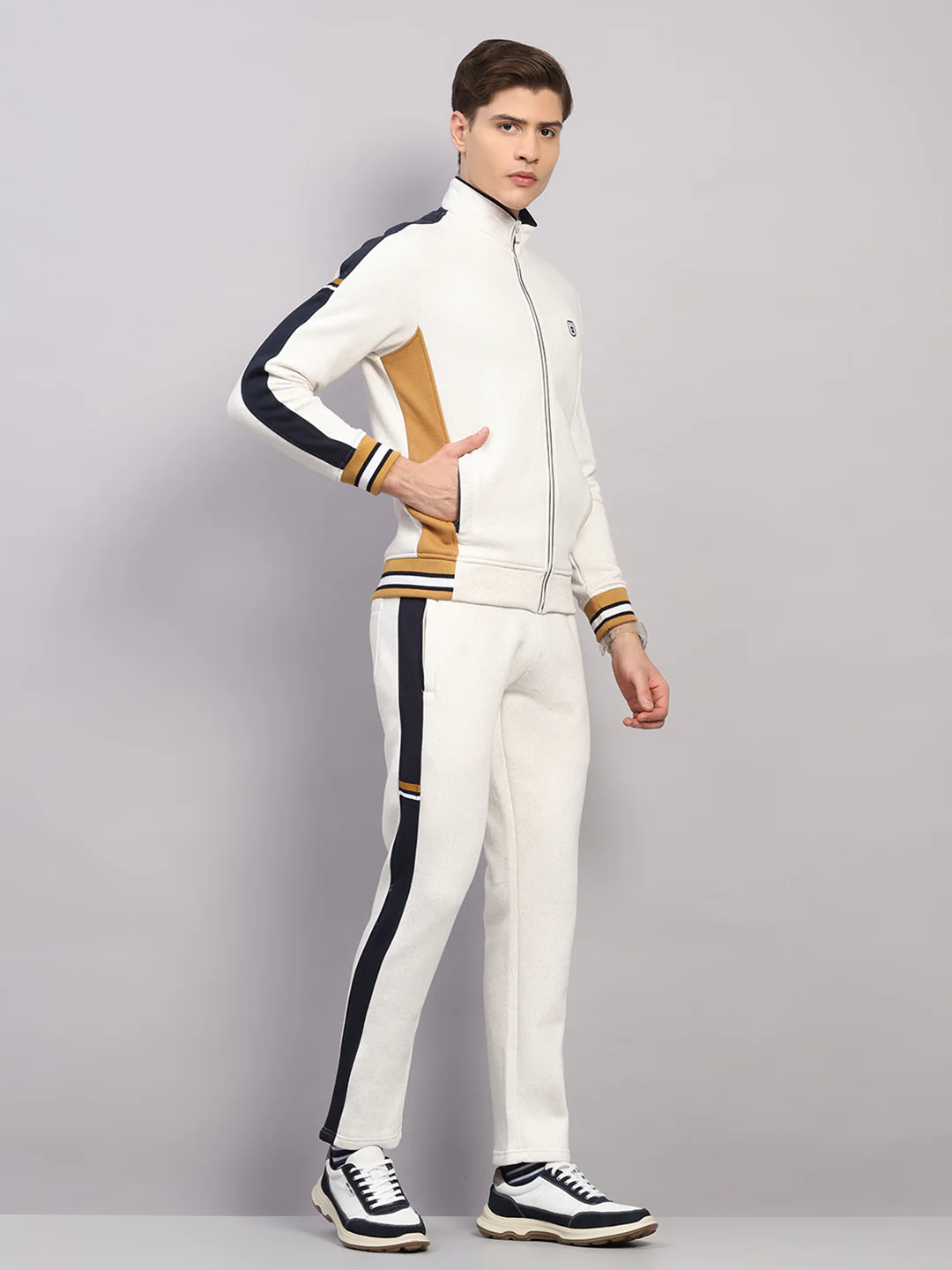 Men Camel Brown Solid Collar Full Sleeve Winter Tracksuit - Image 4