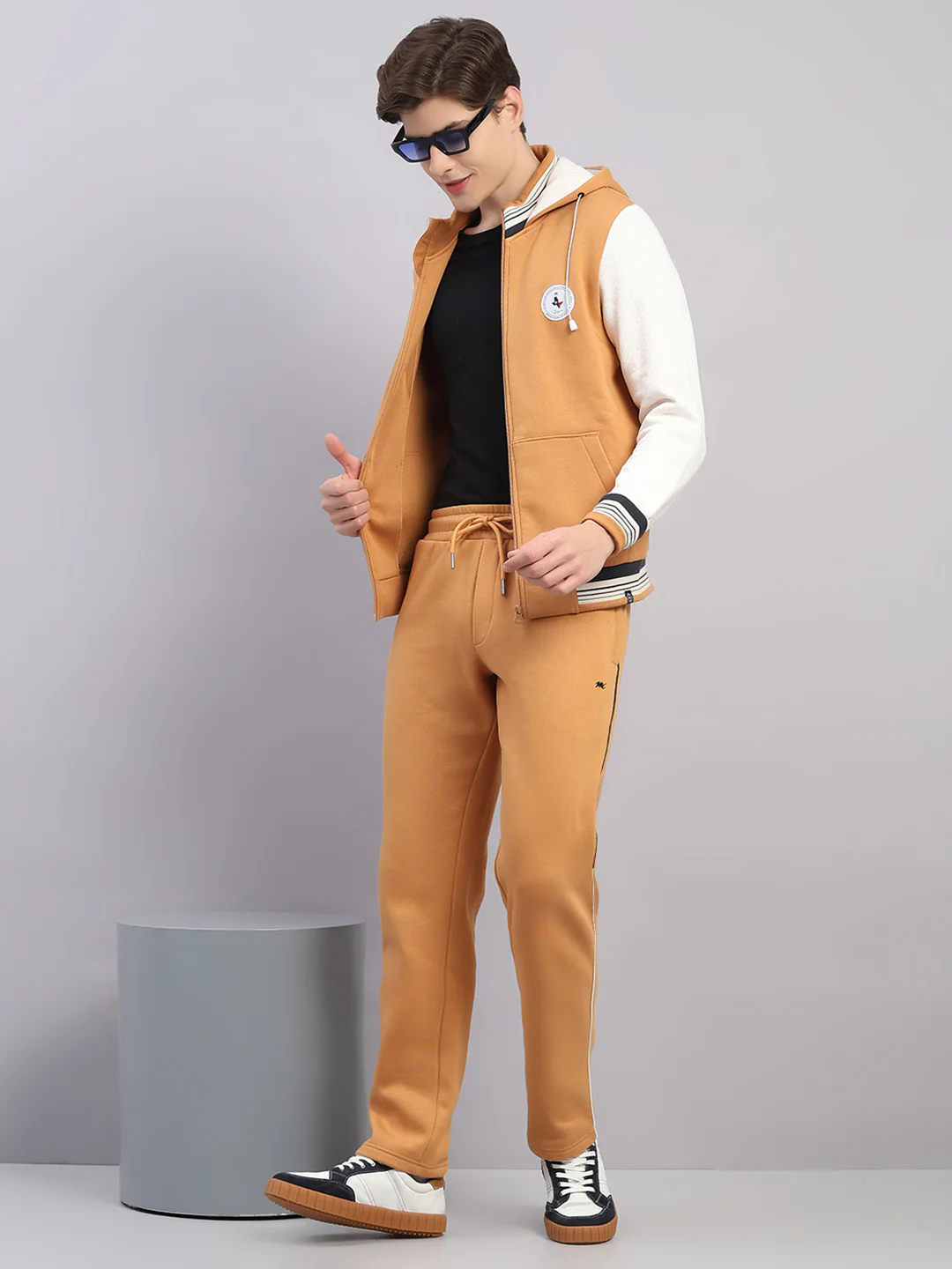 Men Camel Brown Solid Hooded Full Sleeve Winter Tracksuit - Image 2