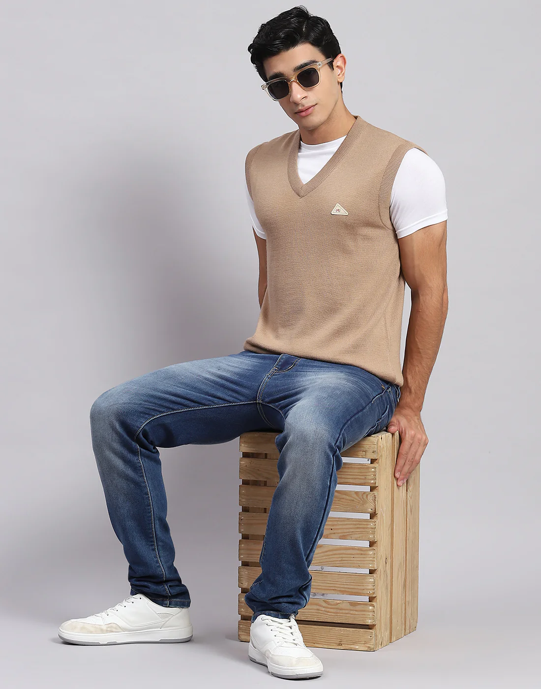 Men Camel Brown Solid V Neck Sleeveless Sweaters/Pullovers - Image 5
