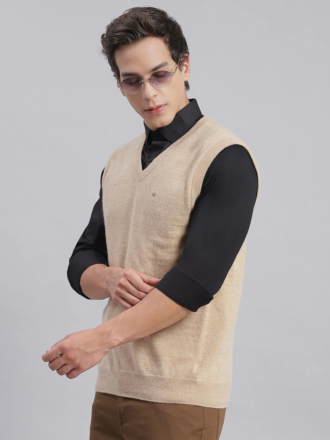 Men Camel Brown Solid V Neck Sleeveless Sweaters/Pullovers - Image 3