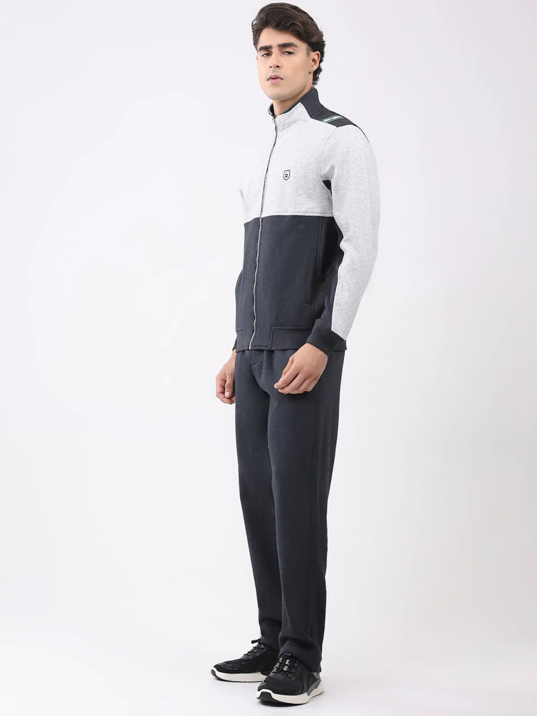 Men Charcoal Solid Collar Full Sleeve Winter Tracksuit - Image 3