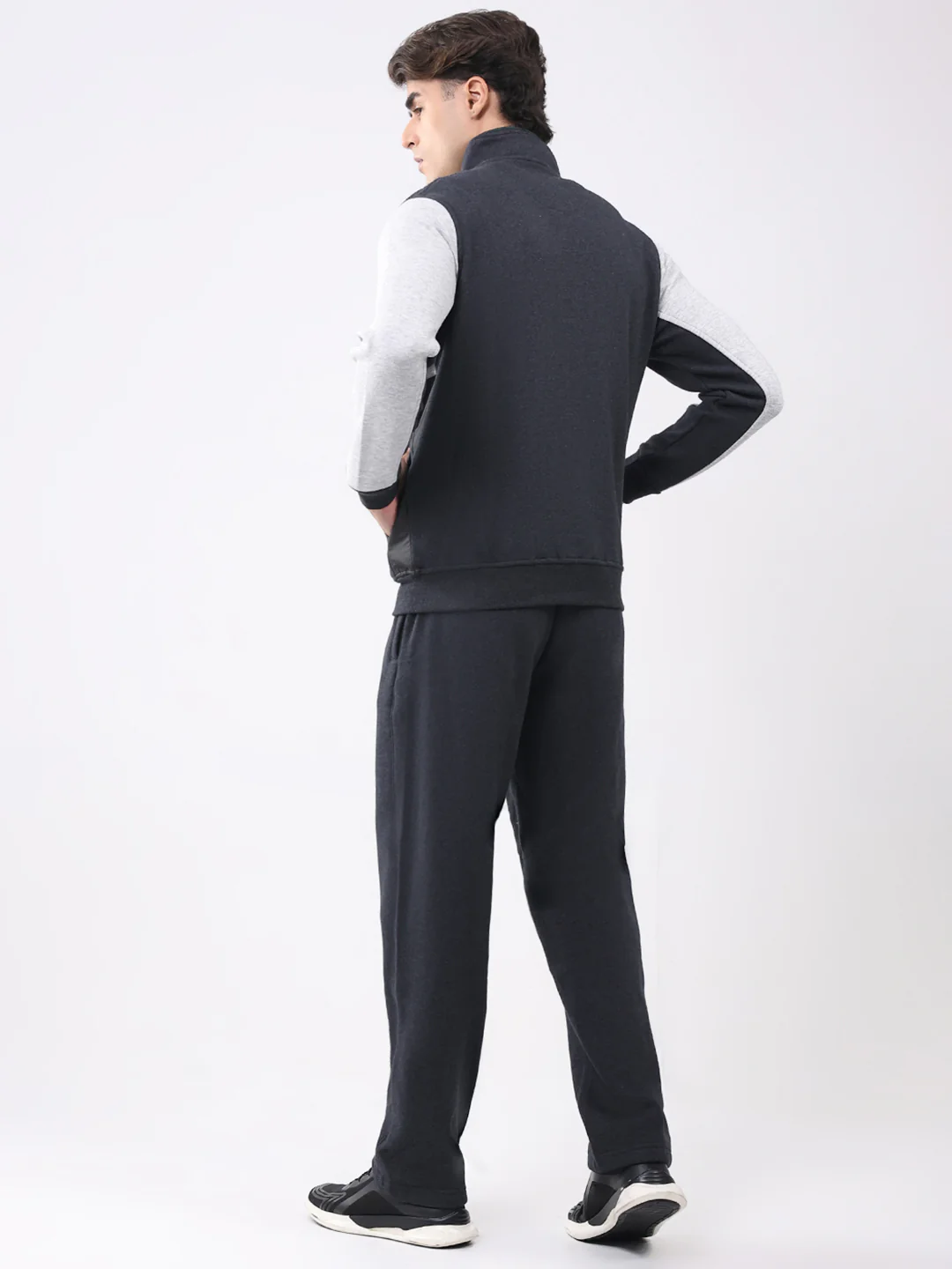 Men Charcoal Solid Collar Full Sleeve Winter Tracksuit - Image 5