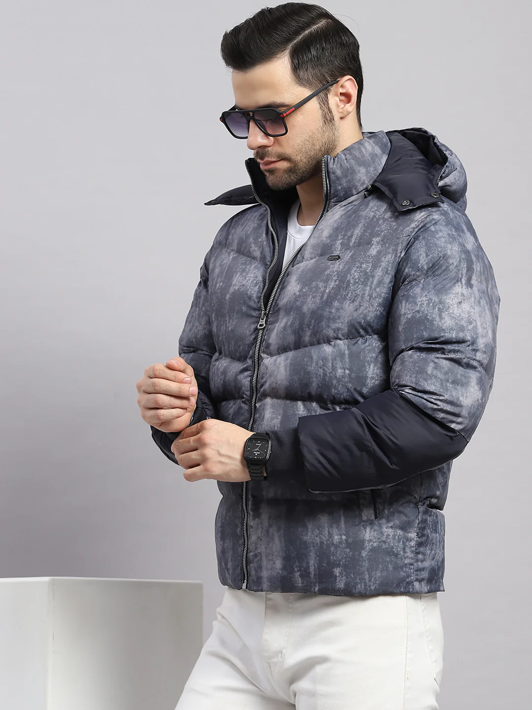 Men Charcoal Solid Hooded Full Sleeve Jacket - Image 6