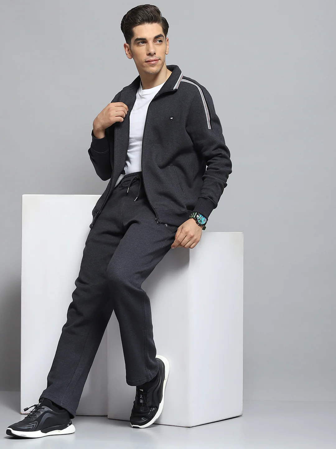 Men Charcoal Solid Mock Neck Full Sleeve Winter Tracksuit - Image 2