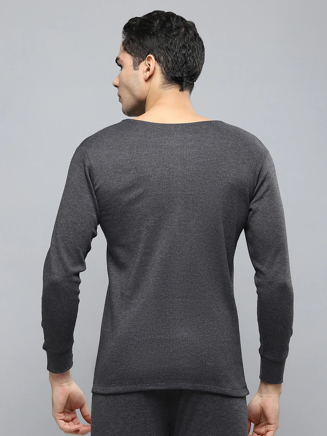 Men Charcoal Solid Round Neck Full Sleeve Thermal Vest - Image 5